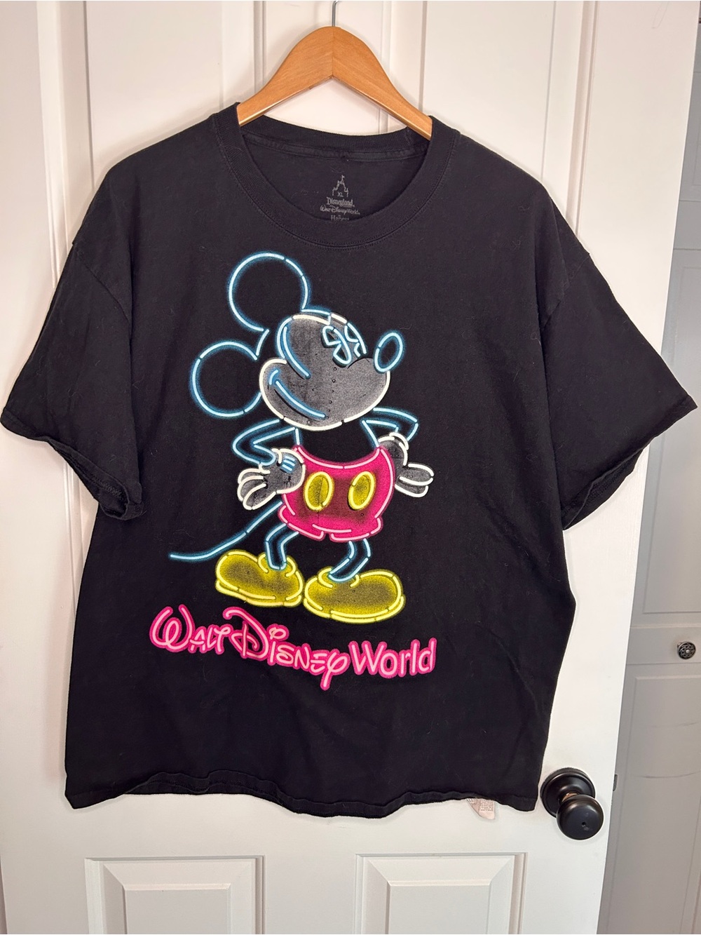 Disney World Mens Black Neon Mickey Graphic Tee Size XL